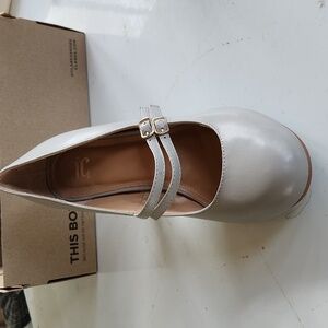 2" beige/ cream heels. Worn once (wedding).